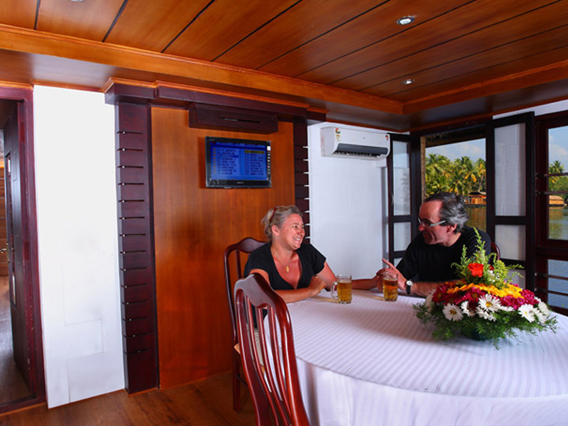 Honeymoon houseboat Alleppey