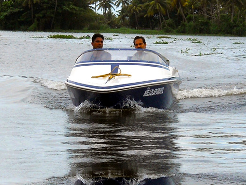 Houseboat with local village tour