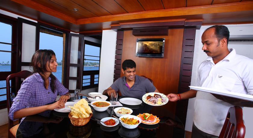 Houseboat packages near me