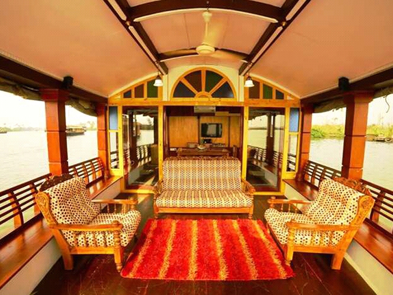 5 bedroom luxury houseboat Alleppey