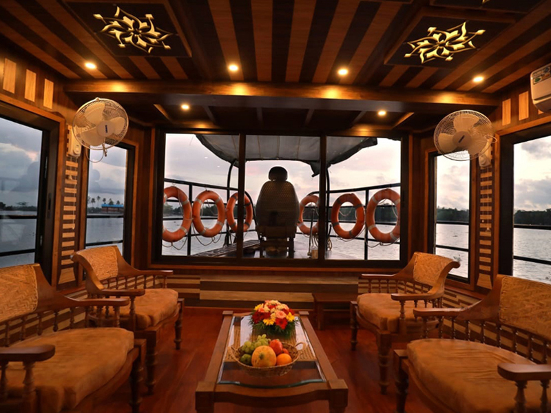 6 bedroom luxury houseboat Alleppey