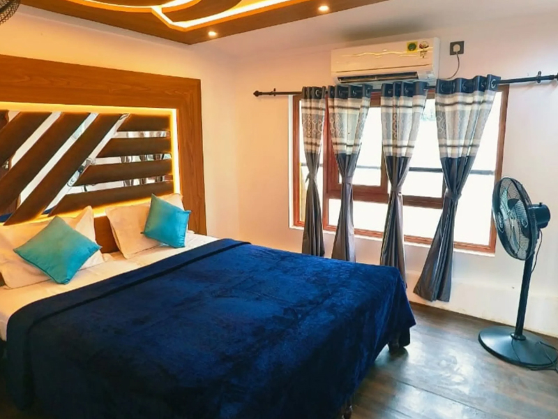 2 bedroom premium houseboat Alappuzha